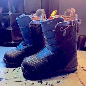 Burton kids snowboard boots